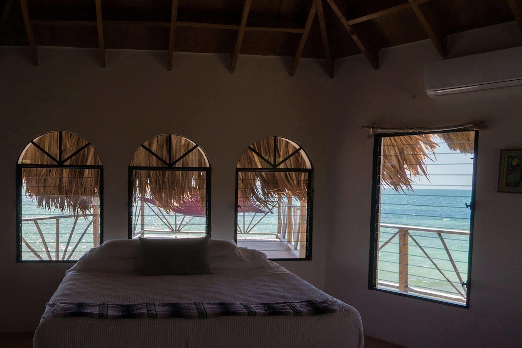 Thatch Caye Resort A Muy'Ono Resort Hopkins Ngoại thất bức ảnh