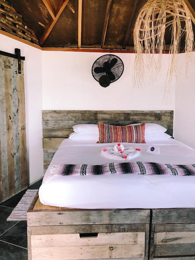 Thatch Caye Resort A Muy'Ono Resort Hopkins Ngoại thất bức ảnh